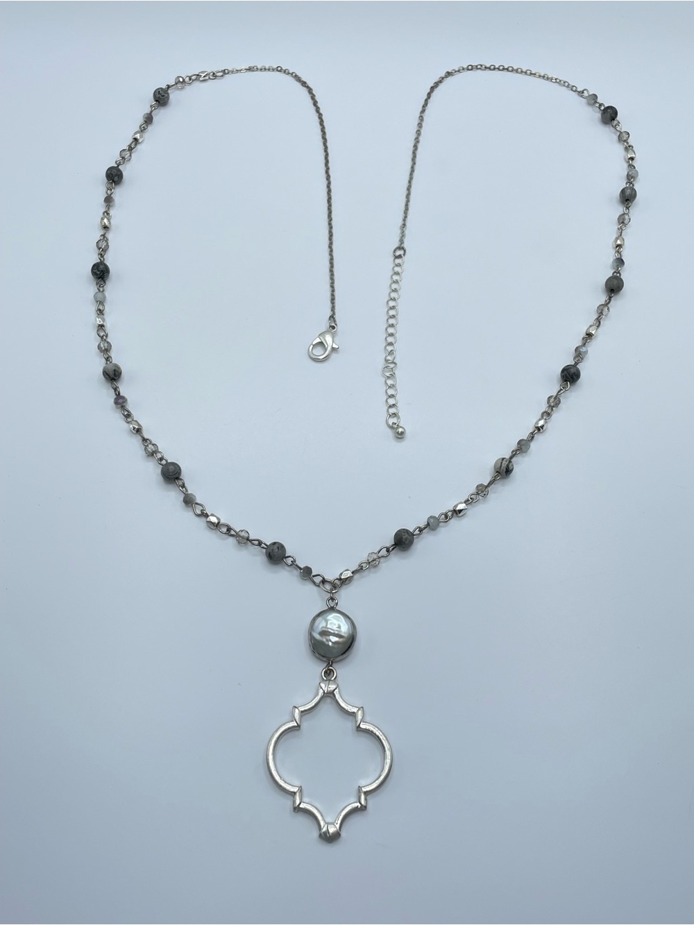 Silver Tone Gray Sodalite Beaded Faux Pearl Quatrefoil Pendant Necklace Boho